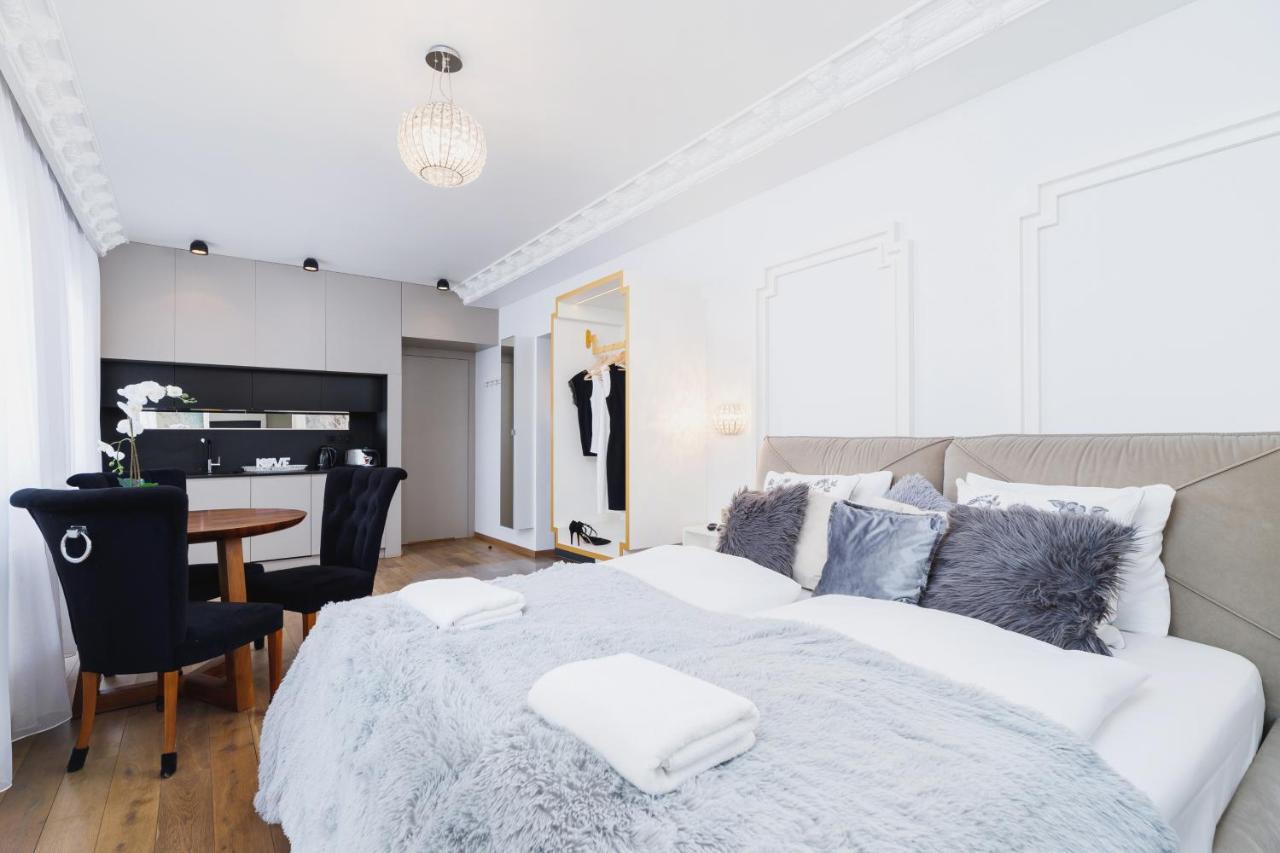 Modern Studio Wegierska Cracow By Noclegi Renters Krakow Ngoại thất bức ảnh
